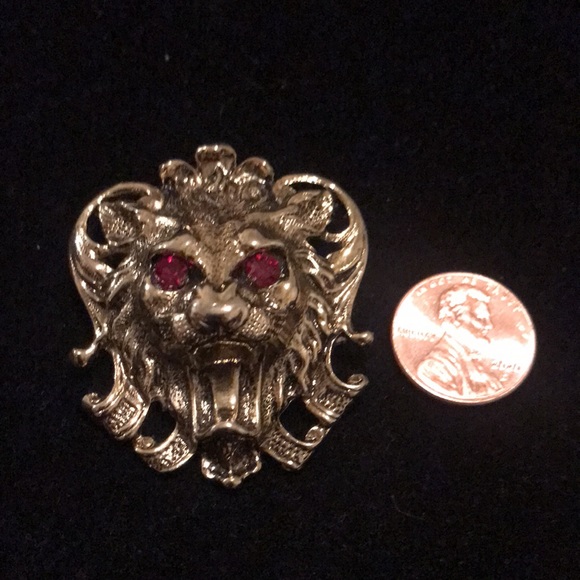 Unique Vintage Lion Brooch with Red Crystal Eyes/ mouth open - Picture 3 of 7